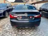 A picture of 012 Hyundai Sonata Read description for full details