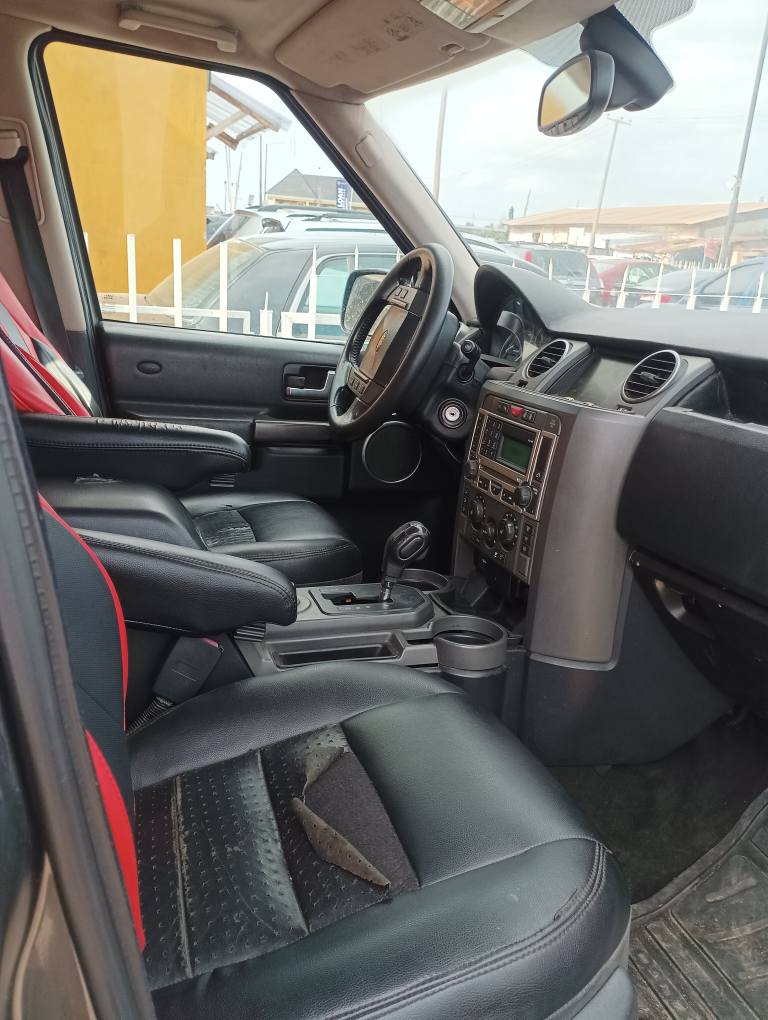 A picture of Land rover LR3