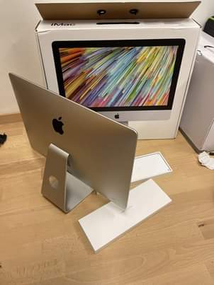 A picture of Apple iMac i5 inch 32GB Memory 3 GHz 1TB SSD