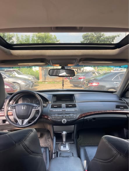 A picture of FOREIGN USED TOKUNBO HONDA CROSSTOUR 2011