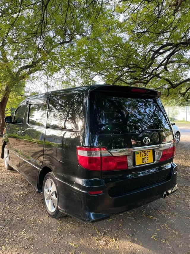 A picture of TOYOTA ALPHARD BEI MILLION 14.5