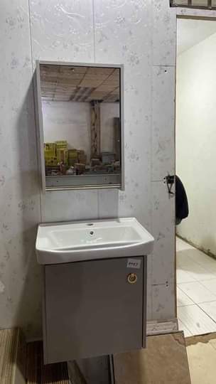 A picture of Bathroom mirrors with cabinets 570 000 1m 0759594082