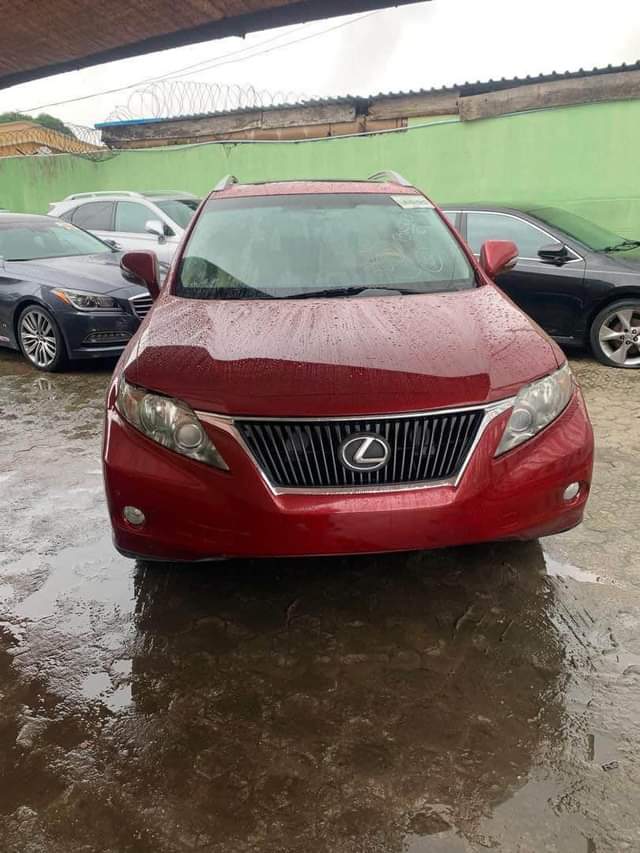 A picture of Lexus Rx350 2010 foreign used fullest option 19 5m