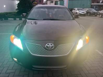 A picture of Toyota Camry 2010 model With an Android Screen Neatly baked