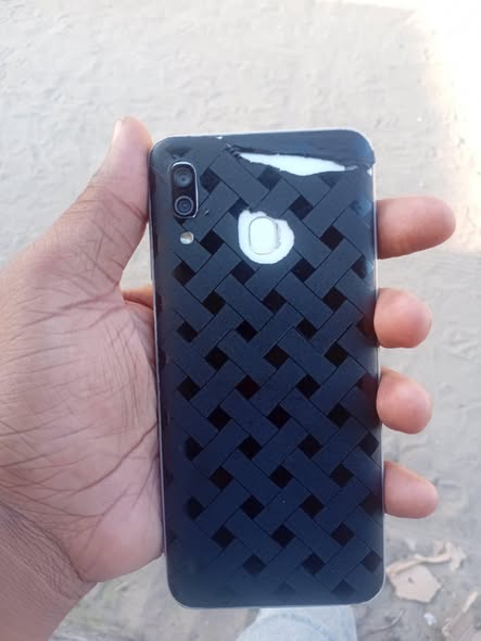 A picture of Samsung a30