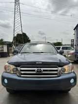 A picture of 2004 Toyota Highlander for serious buyer Extremely neat Registered clean