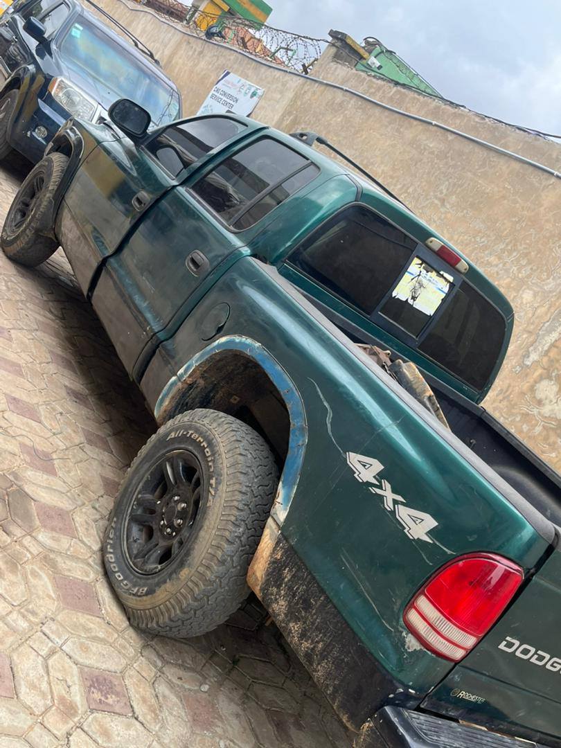 A picture of Dodge dokata used not register going buy and towing price