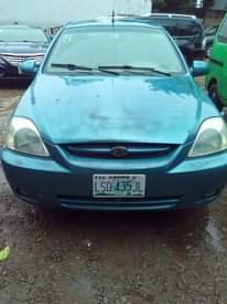 A picture of 2005 Kia Rio 4plug