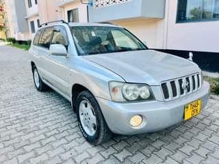 A picture of TOYOTA KLUGER CFH CC2360 FULL DOCOMENT FULL AC GARI KALI