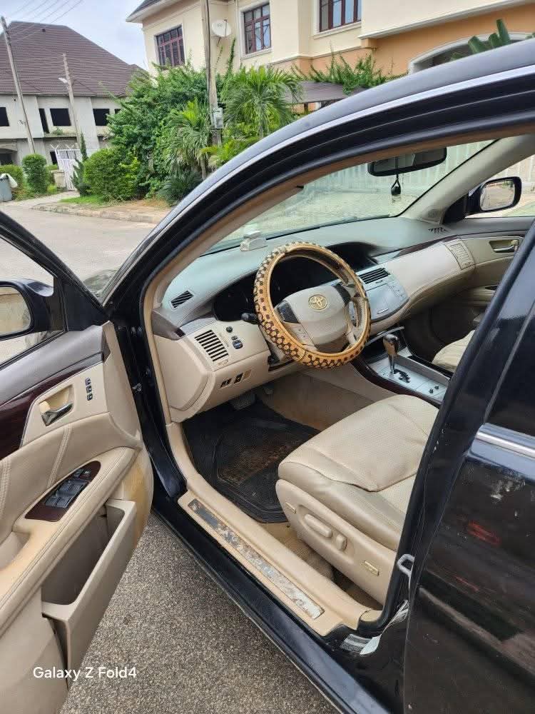 A picture of 2008 Toyota avalon