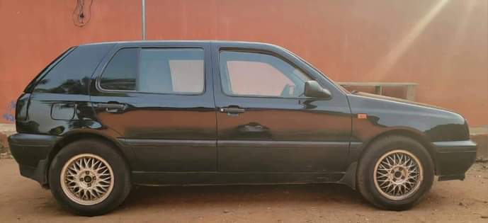A picture of 1998 Golf 3