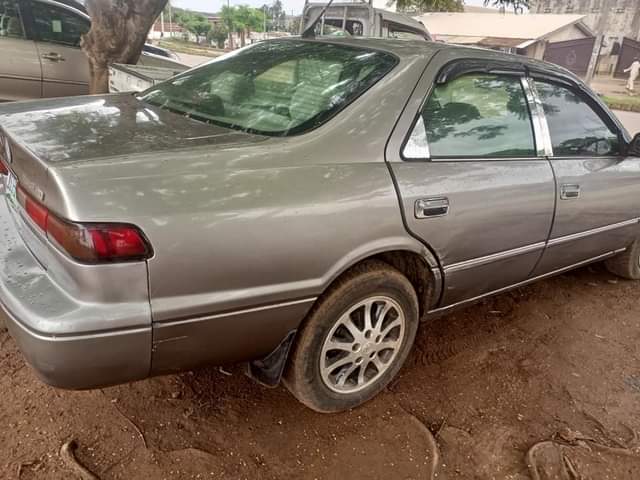 A picture of Toyota Camry pencil light