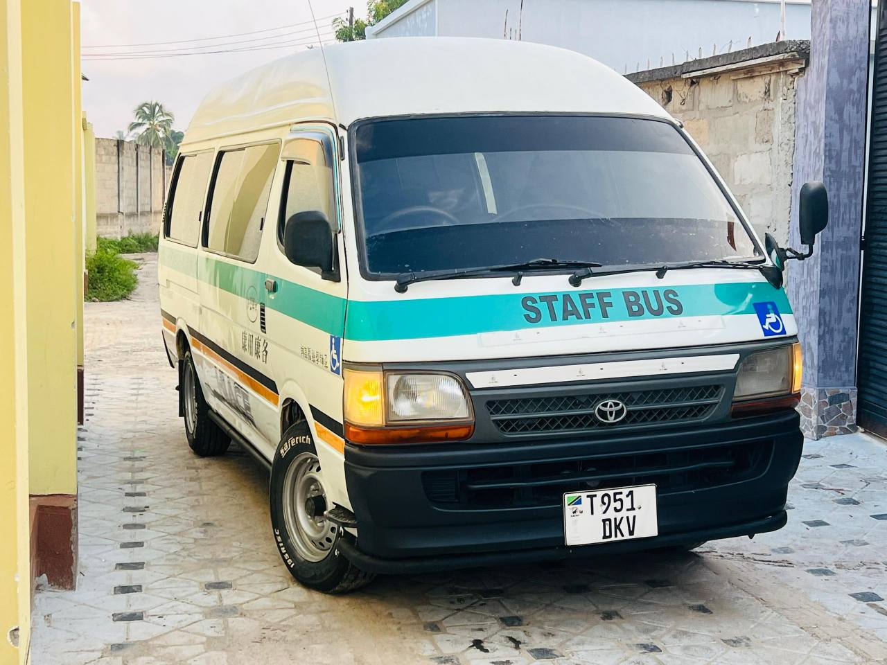 A picture of TOYOTA HAICE