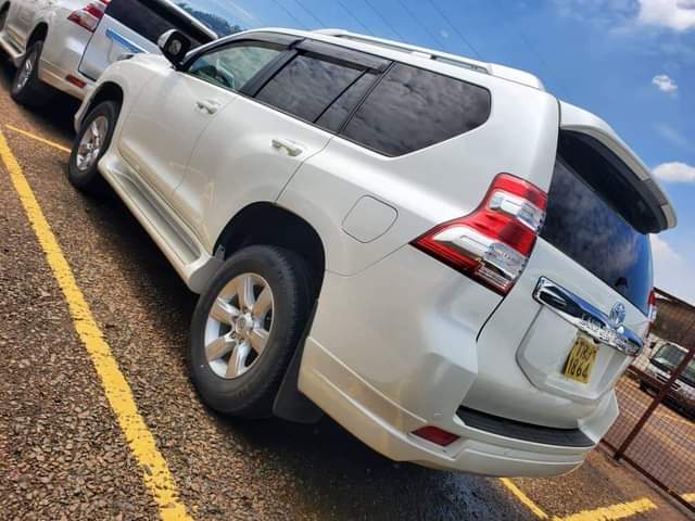 A picture of 2018 Toyota Prado