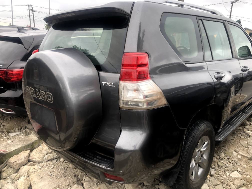 A picture of Toyota land cruiser Prado 2009