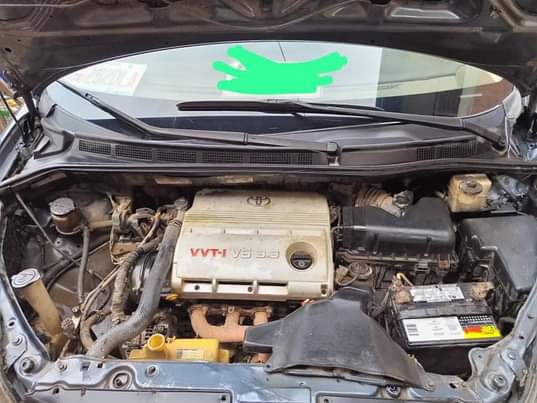A picture of 2002 Toyota sienna
