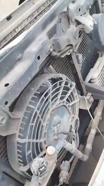 A picture of 2006 GX470 Everything working perfectly Chilling Ac Back leg needs
