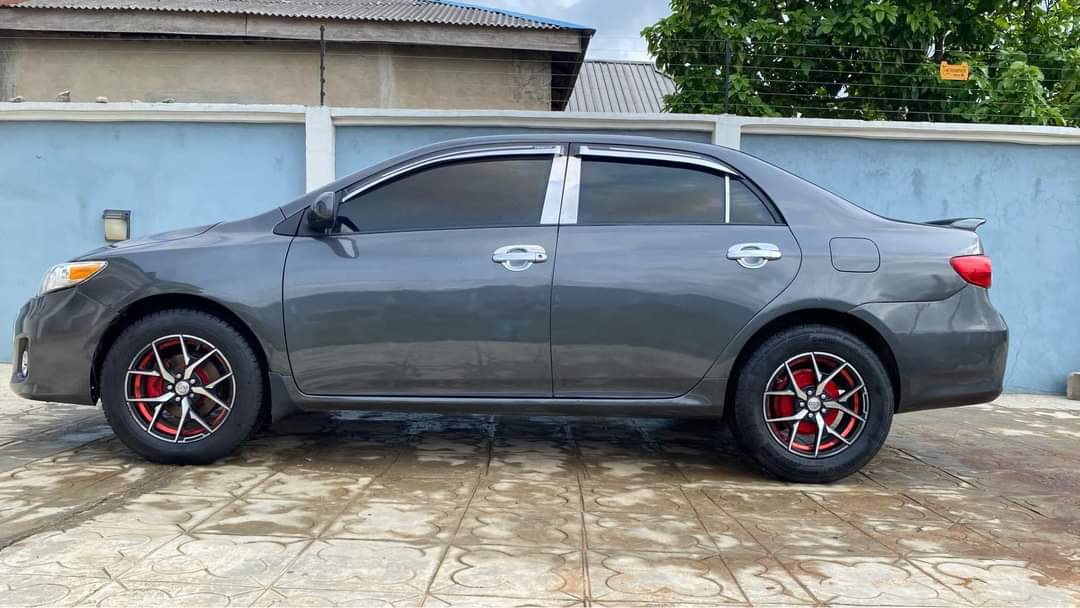 A picture of 2010 corolla