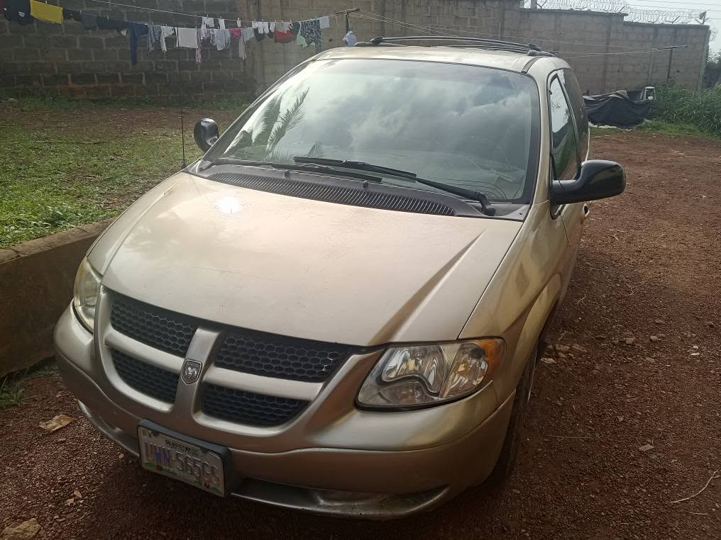 A picture of Dodge caravan