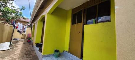 A picture of 3 double rooms for sale at 65m. They make 7500