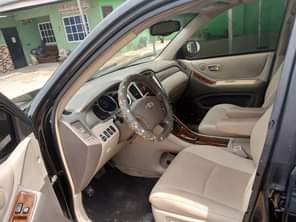 A picture of Toyota high lander 04 05 model Engine Gear and AC