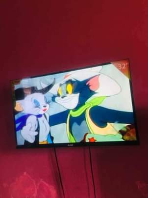 A picture of Nauza TV flat screen clean