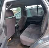 A picture of Nissan Pathfinder 02