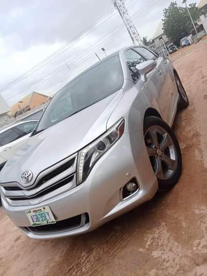 A picture of Toyota venza 2012 Nigerian used Few months old All components