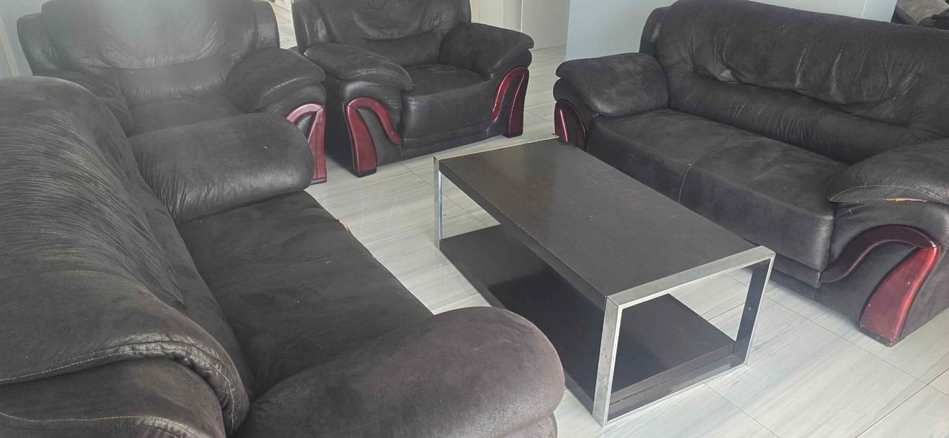 classifieds/furniture sofas