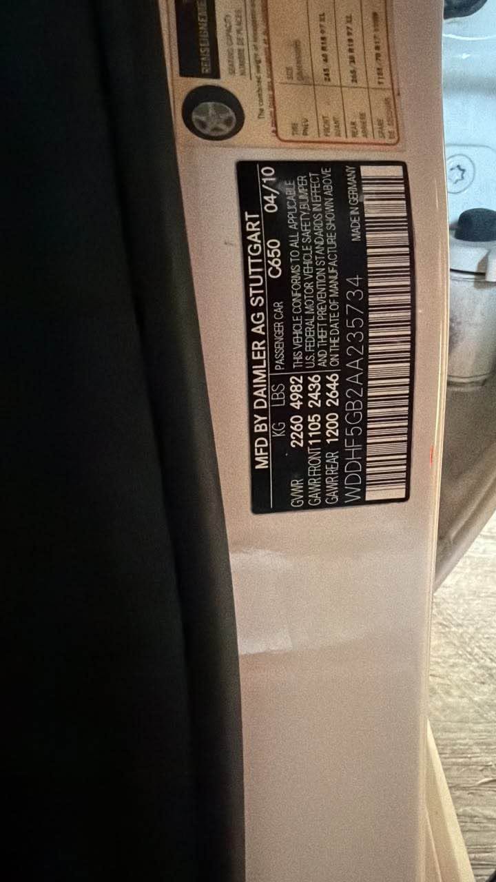 A picture of E350 Mercedes Benz