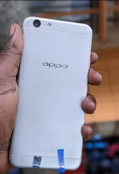 A picture of Oppo 64gb 180k