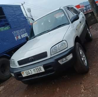 A picture of Toyota Rav4 on Quick Sale 10.5million slightly negotiable or whatsapp