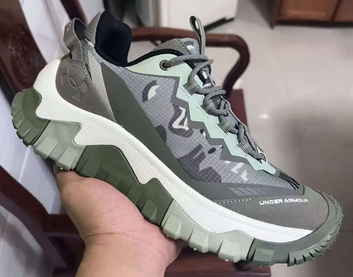 A picture of Sneakers shoes