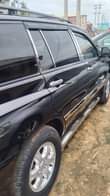A picture of sharp Toyota Highlanda 2006 model three sitter everything is working