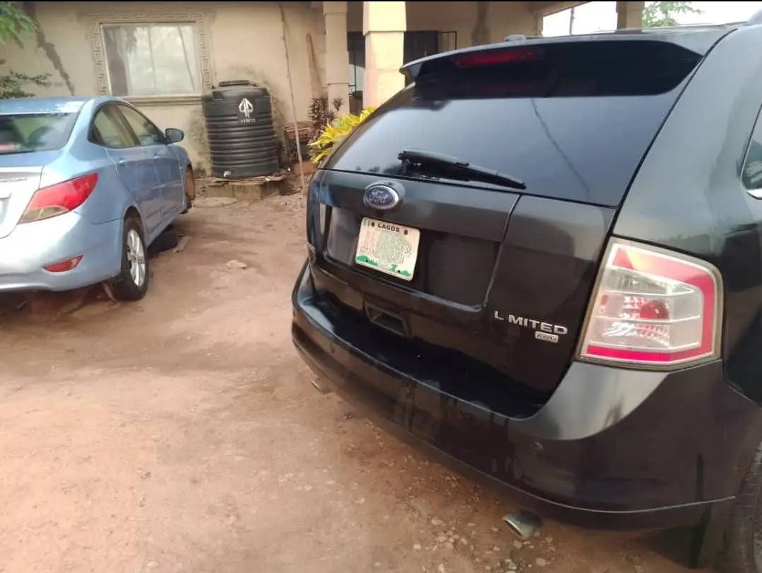 A picture of 2008 Ford Edge engine and gear perfect ac need attention