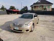 A picture of First grade camry 2010 model well oven baked fabric interior