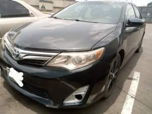 A picture of RELOCATION SALES A 2013 Toyota Camry hybrid well maintained Body