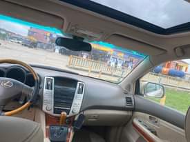 A picture of Lexus rx330