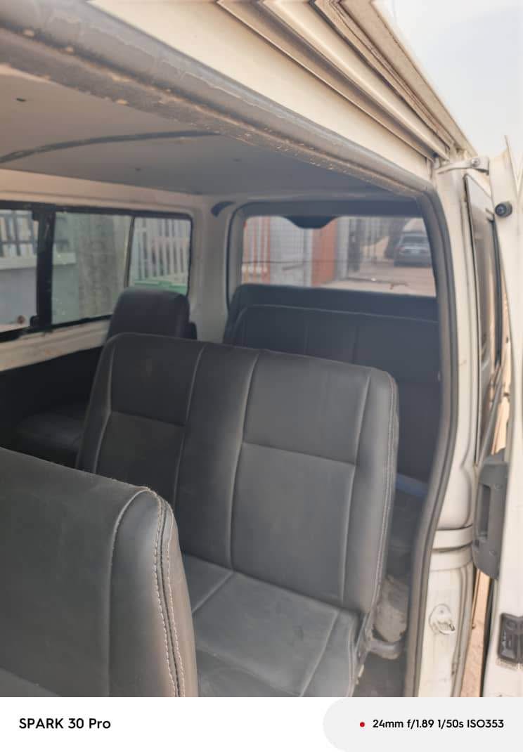 A picture of Toyota Hiace Bus