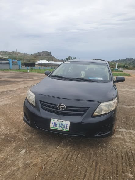A picture of Toyota corolla yaris engine untouched