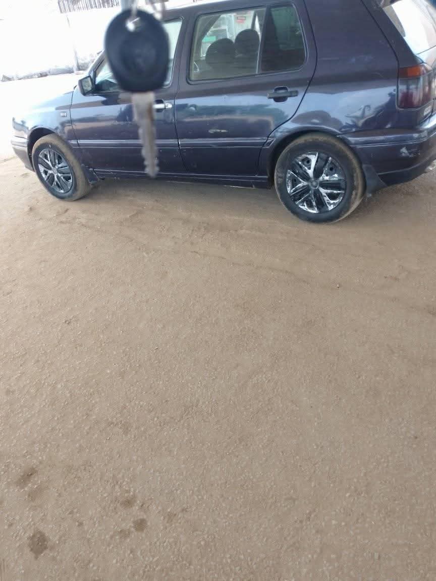 A picture of 2001 Golf 2001