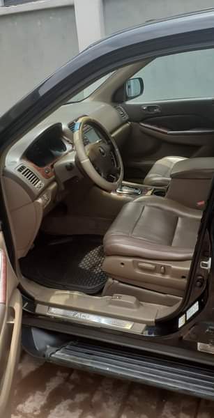 A picture of 2004 Acura MDX SUV