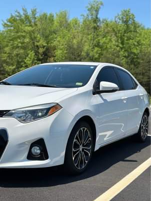 A picture of 2015 Toyota Corolla S Plus Sedan 4D
