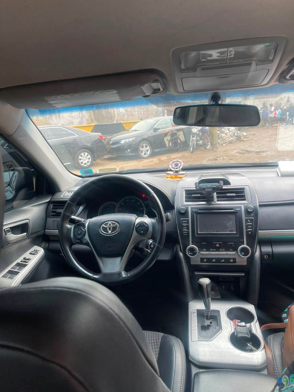 A picture of 2013 Toyota Camry SE Spider WhatsApp 09067122913