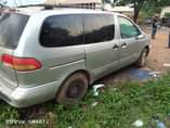 A picture of Toyota sienna complete pure first body pan no engine