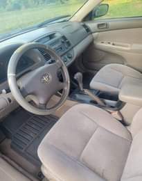 A picture of A clean Toyota Camry 2004