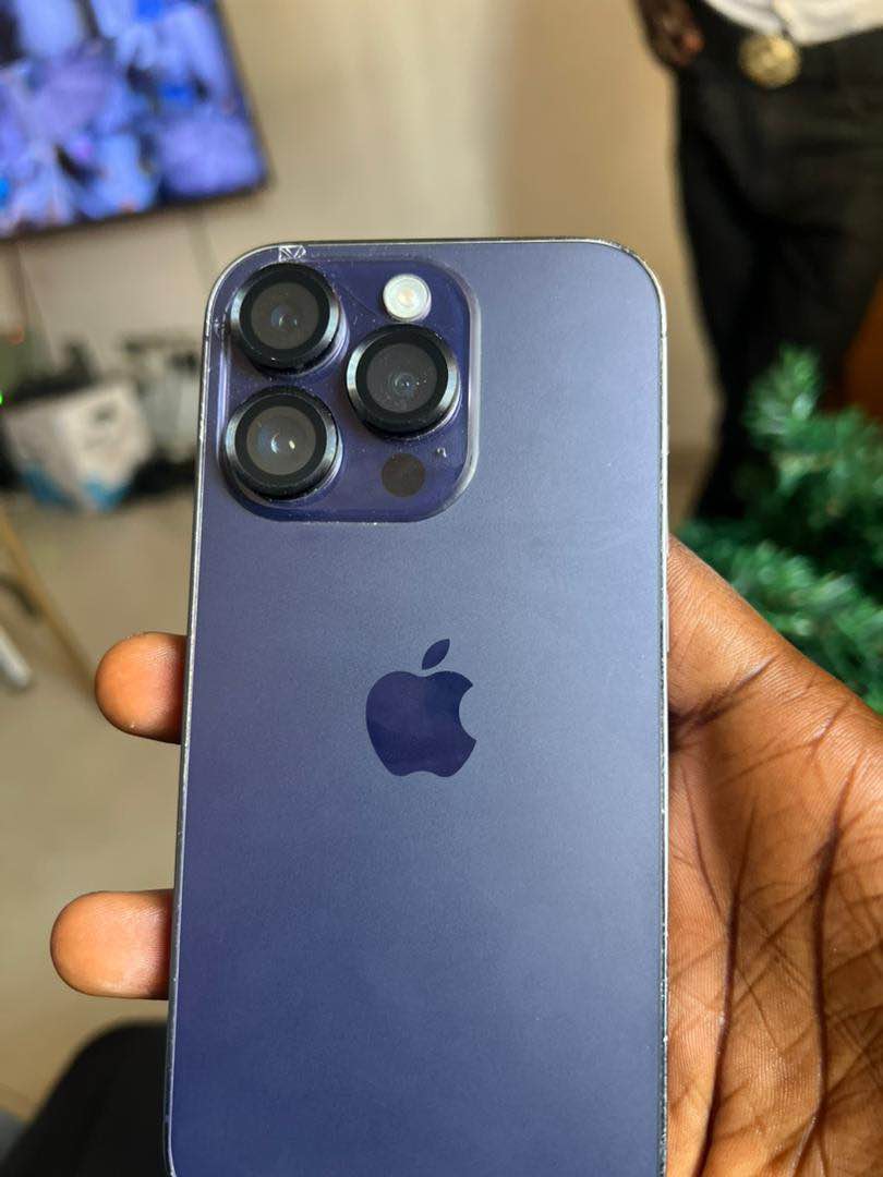 A picture of iPhone 14pro 256gb