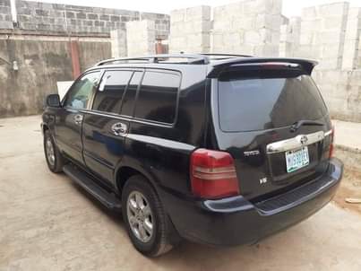 A picture of 2005 Toyota highlander limited