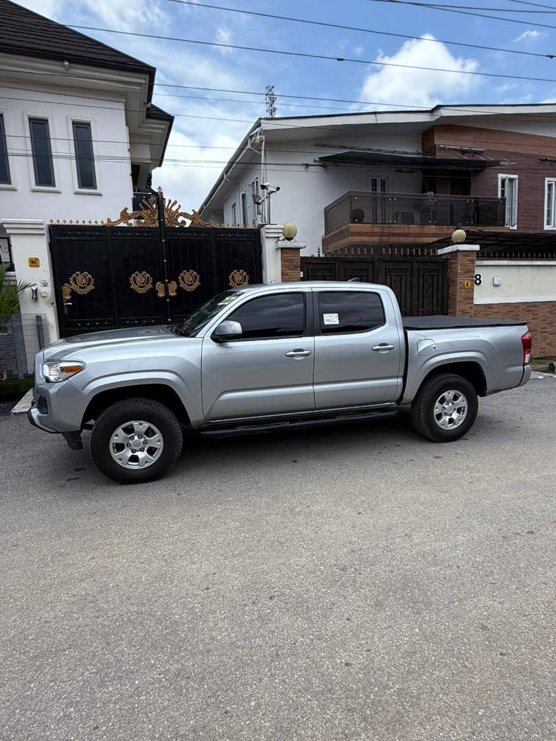 A picture of Foreign used 2019 TOYOTA TACOMA
