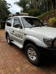 A picture of Make TOYOTA Brand TX Year 2000 Color WHITE Grade 2WD